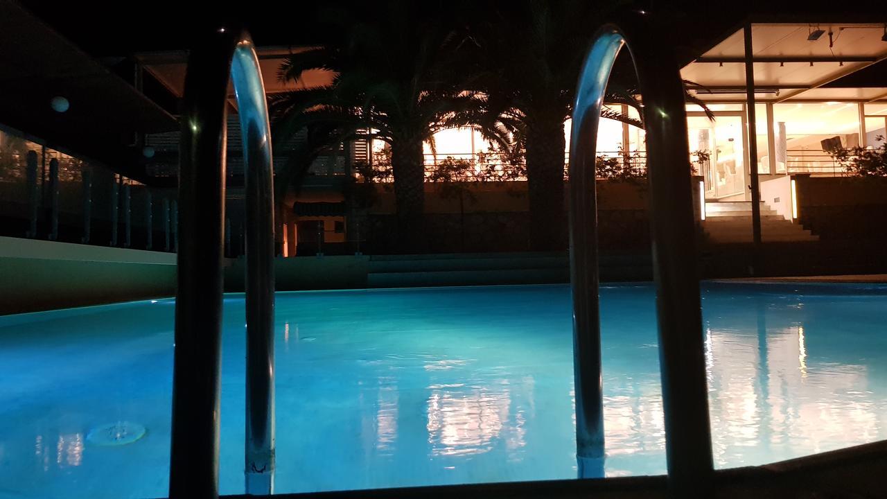 ווניטסה Sozos Inn Hotel מראה חיצוני תמונה